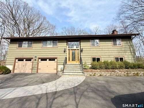 103 Haviland Dr, Trumbull, CT, 06611-1007 | Card Image