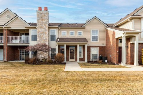 52196 Naugatuck Dr, Macomb, MI, 48042-3842 | Card Image