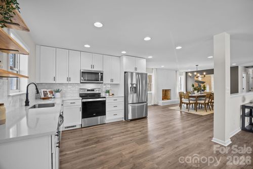 304 E 2nd St, Oakboro, NC, 28129-7703 | Card Image