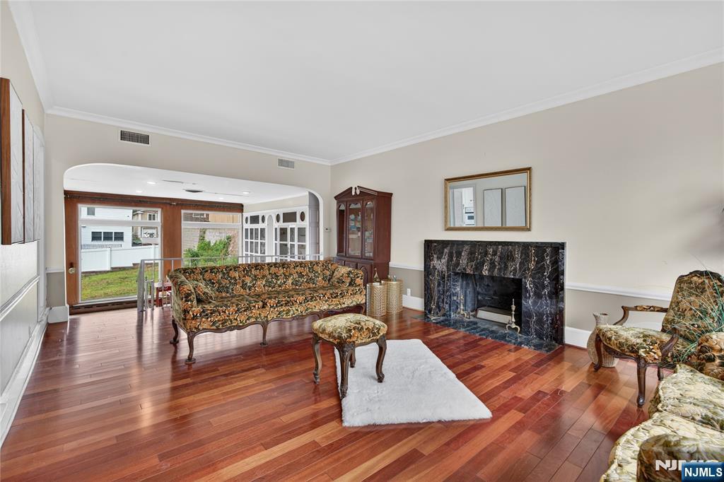 Residential in Clifton 4