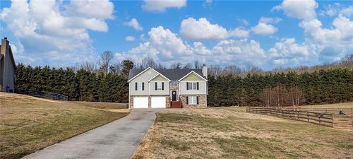 8258 Mountain Glen Dr, Clermont, GA, 30527-1679 | Card Image