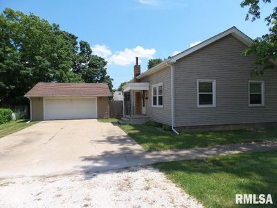 1610 Santa Fe Avenue, House other with 2 bedrooms, 1 bathrooms and null parking in Chillicothe IL | Image 3