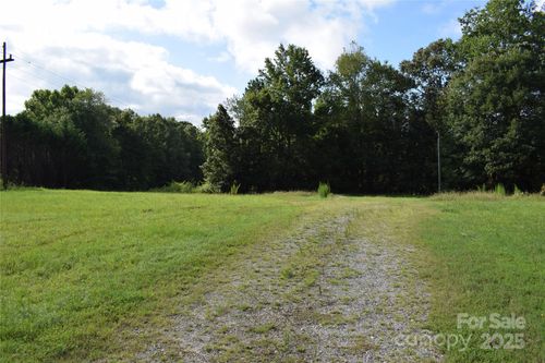 1302 W Melvin Hill Rd, Columbus, NC, 28722-8558 | Card Image