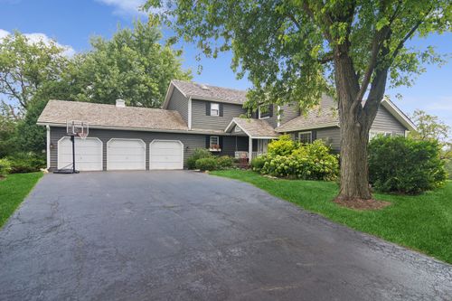 25333 N Cayuga Trail, Lake Barrington, IL, 60010 | Card Image