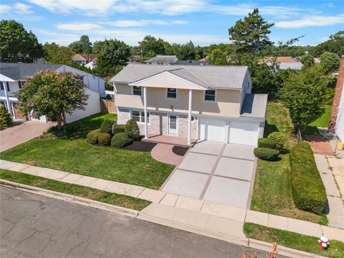 61 Bluebird Ln, Plainview, NY, 11803-6308 | Card Image