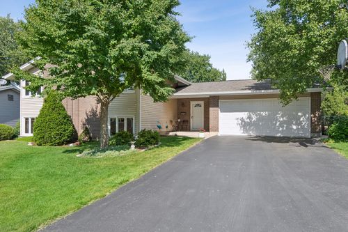 6601 Macarthur Dr, Woodridge, IL, 60517-1334 | Card Image