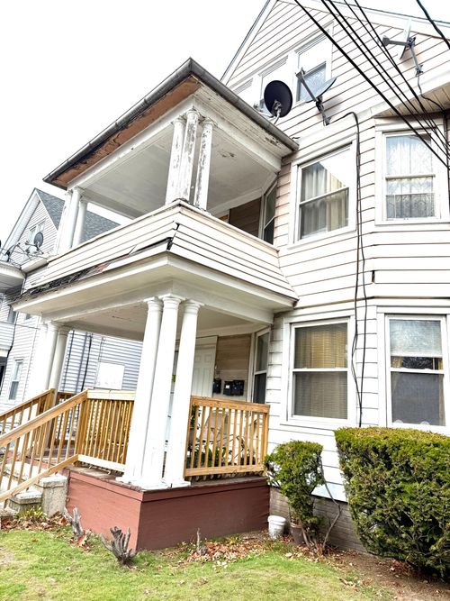 181 Lombard St, New Haven, CT, 06513-2826 | Card Image