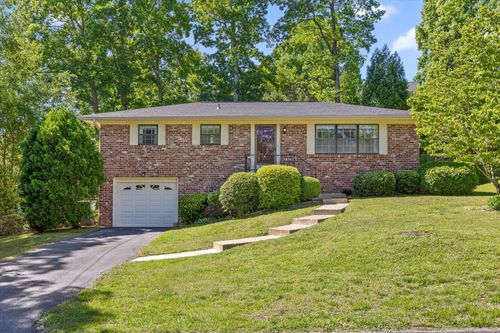 1324 Easy Ln, Hixson, TN, 37343-4304 | Card Image