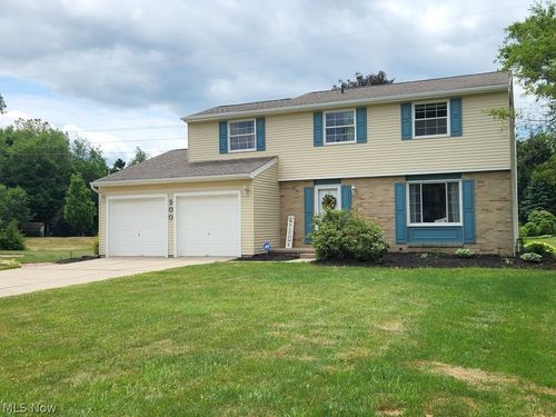 900 Berkshire Dr, Macedonia, OH, 44056-1604 | Card Image