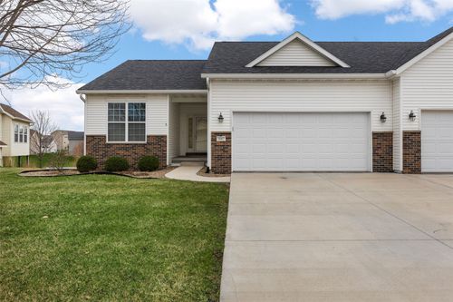 3002 Stone Creek Ct, Marion, IA, 52302-6299 | Card Image
