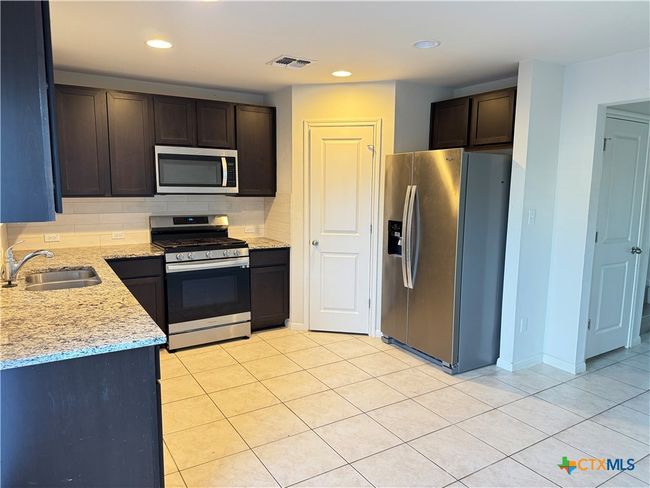 1126 Esplanade Pkwy, House other with 3 bedrooms, 3 bathrooms and null parking in San Marcos TX | Image 5