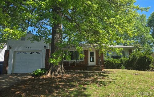 732 E Lake Dr, Edwardsville, IL, 62025-4260 | Card Image