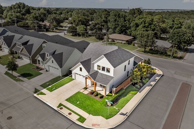 1002 Meadow Bend Loop N, House other with 4 bedrooms, 5 bathrooms and null parking in Grapevine TX | Image 4