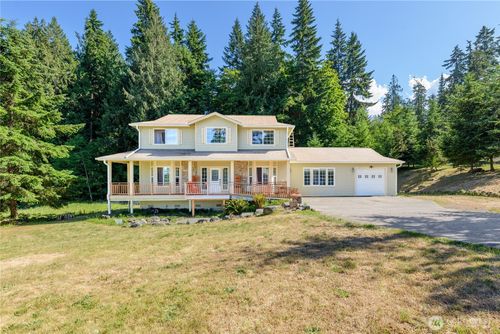 637 Del Guzzi Dr, Port Angeles, WA, 98362-4986 | Card Image