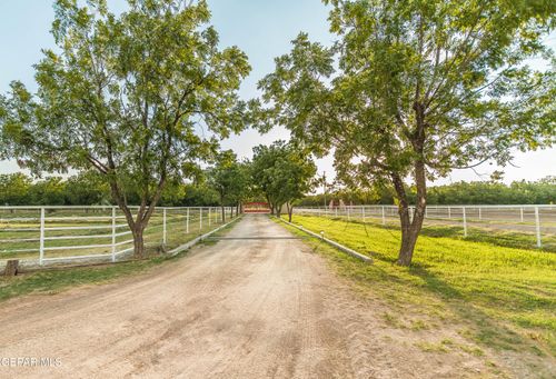 2-1124 Casad Rd, Anthony, NM, 88021-8402 | Card Image