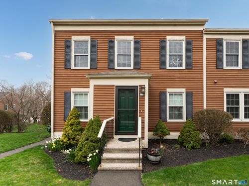 135-135 Foxbridge Village Rd, Branford, CT, 06405-2210 | Card Image