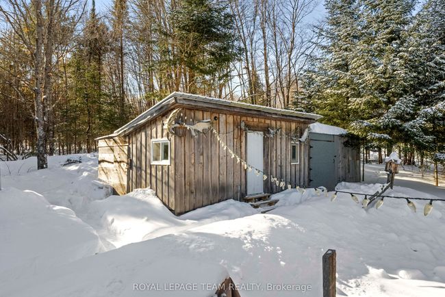 105 Heins Rd, House other with 2 bedrooms, 1 bathrooms and 10 parking in Palmer Rapids ON | Image 32