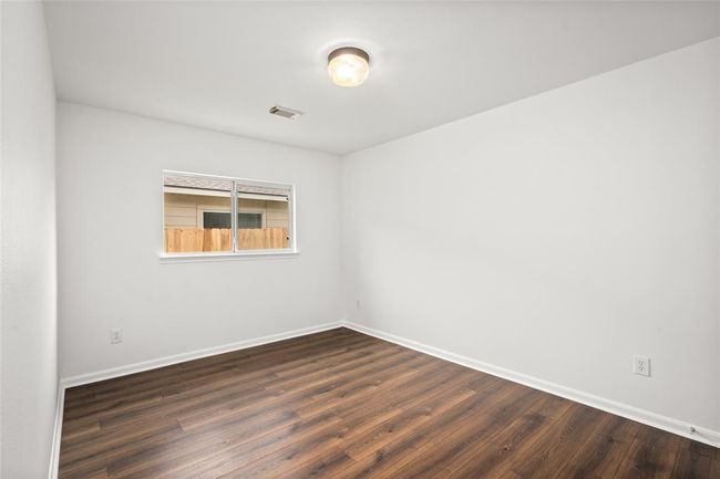 Secondary Bedroom | Image 15