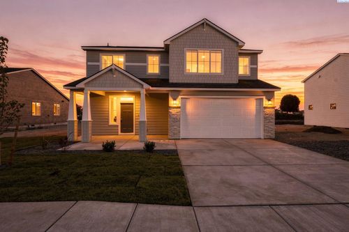 409 Sapphire Ave, Grandview, WA, 98930-3014 | Card Image