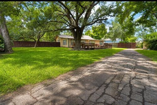 315 S Johnson St, Alvin, TX, 77511-2154 | Card Image