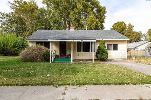 38 S Waverly St, Kennewick, WA, 99336 | Card Image