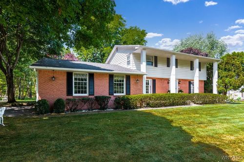 4900 Cliffside Dr W, Clarence, NY, 14031-1462 | Card Image