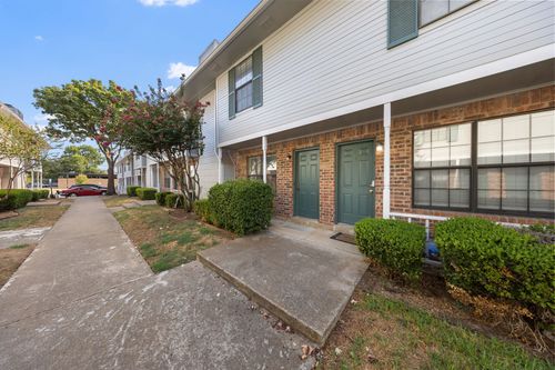 a8-929 W Hickory St, Denton, TX, 76201-9101 | Card Image