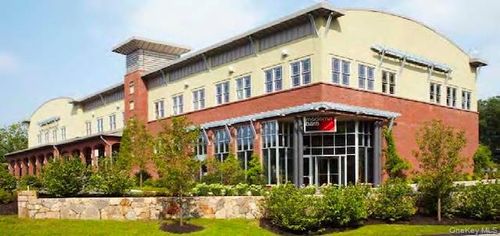430 Bedford Rd, North Castle, NY, 10504-2002 | Card Image