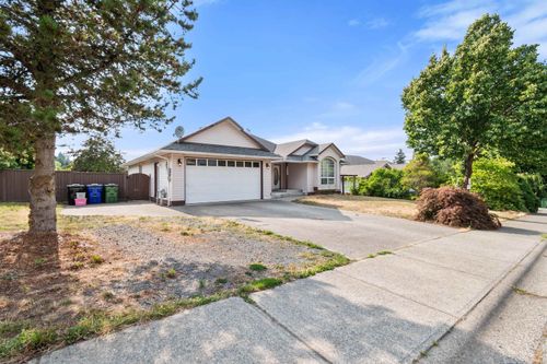 5669 Stonehaven St, Chilliwack, BC, V2R3Y6 | Card Image