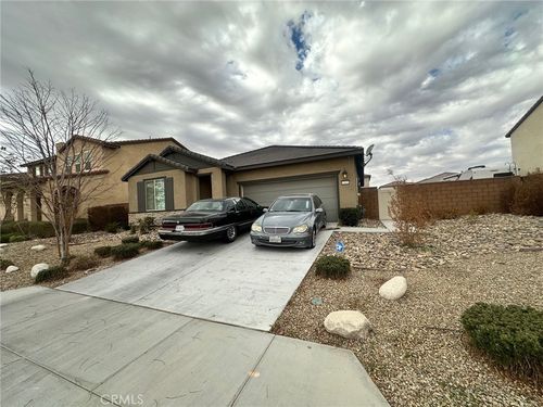 15150 Onyx Rd, Victorville, CA, 92394-9555 | Card Image