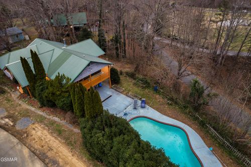 3749 Thayer Ln, Sevierville, TN, 37862-8409 | Card Image