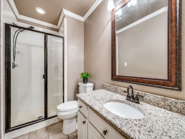 Full Bathroom off Lower Bedroom. | Image 16