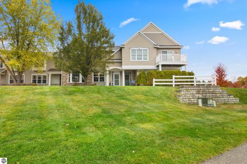 3239 Wexford Dr, Traverse City, MI, 49685-7347 | Card Image