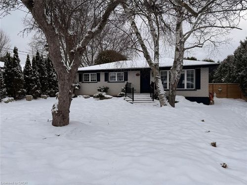 31 Varadi Ave, Brantford, ON, N3R3N2 | Card Image
