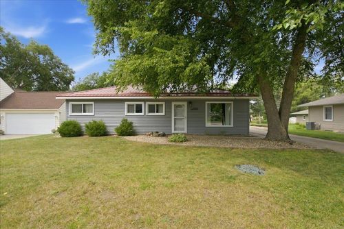 3503 Mcclain Dr, Cedar Falls, IA, 50613-5719 | Card Image