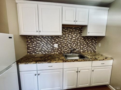 apt-6-20 Luna Ln, San Anselmo, CA, 94960-1923 | Card Image