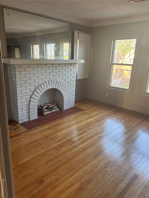 405 Newport St, Detroit, MI, 48215-3177 | Card Image