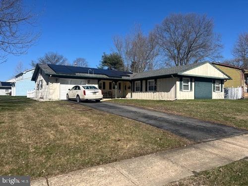 72 Edge Ln, Willingboro, NJ, 08046-2438 | Card Image