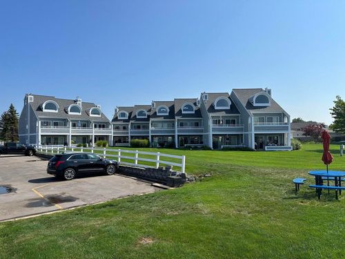 113-113 Millpoint Dr, Spring Lake, MI, 49456-1681 | Card Image