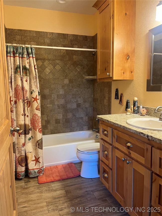 2nd Full bath | Image 19