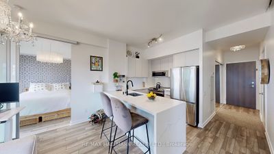 812 - 103 The Queensway, Condo with 2 bedrooms, 2 bathrooms and 1 parking in Toronto ON | Image 1