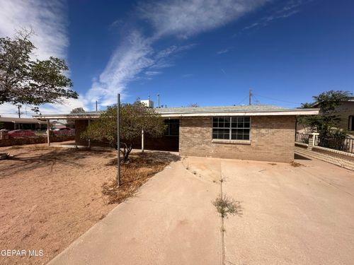 9201 Waverly Dr, El Paso, TX, 79924-7466 | Card Image