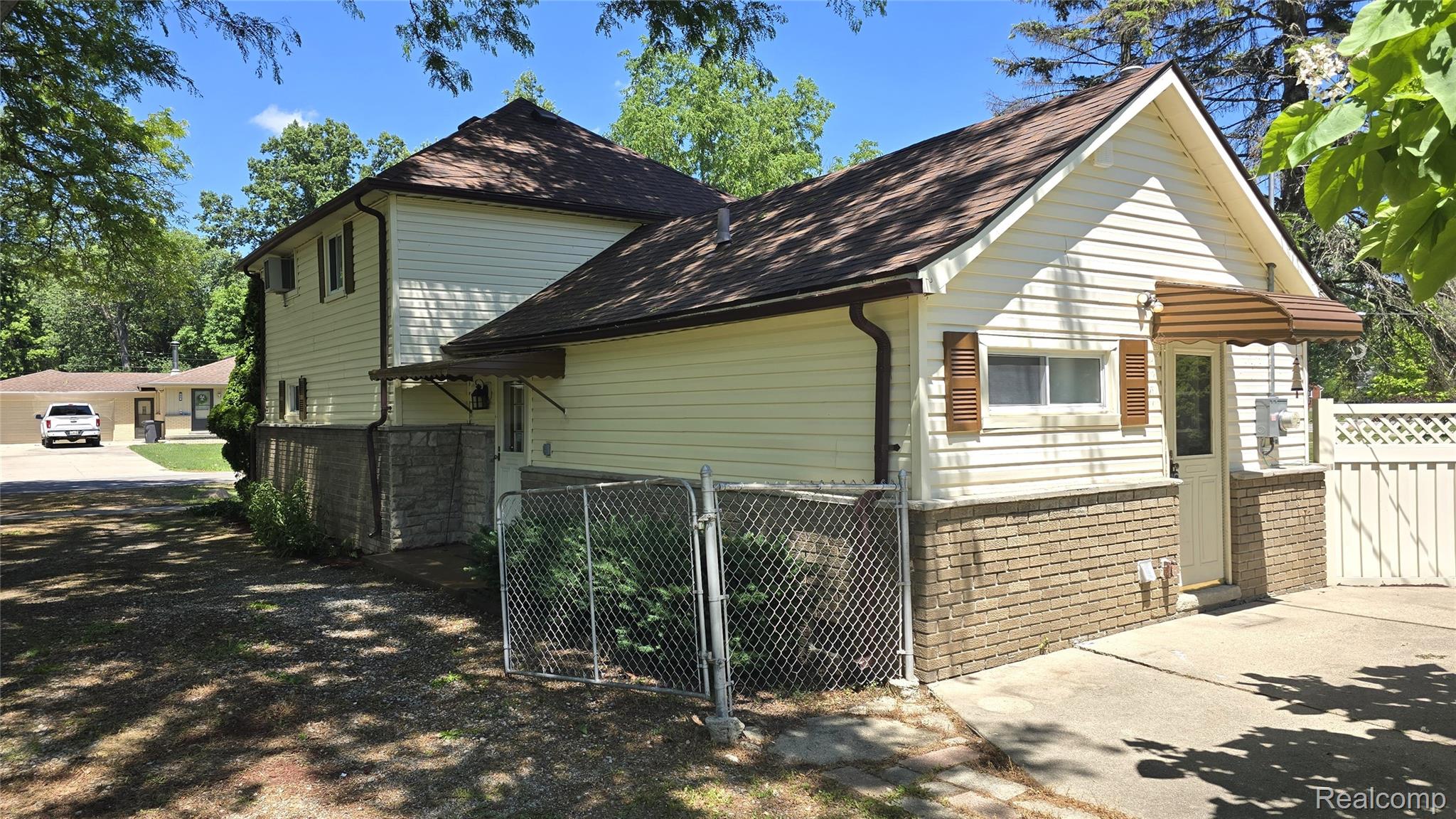 Residential in Grosse Ile Township 3