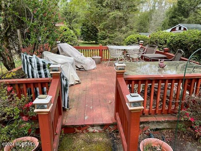 Nice size Deck | Image 25