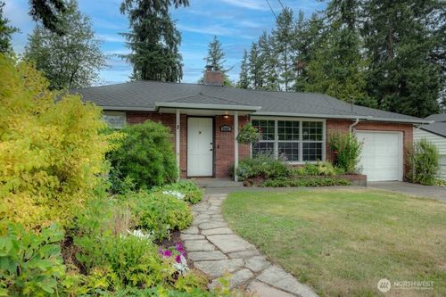 2602 Ne 133rd Street, Seattle, WA, 98125 | Card Image
