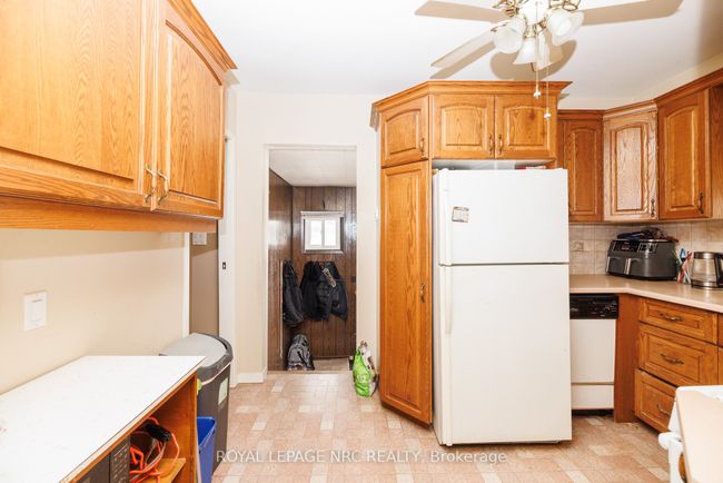 10 Fairburn Ave, House other with 2 bedrooms, 2 bathrooms and 3 parking in Saint Catharines ON | Image 11