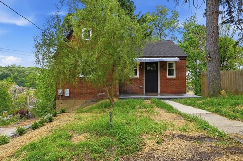11 Lee Ave, Pittsburgh, PA, 15221-4807 | Card Image