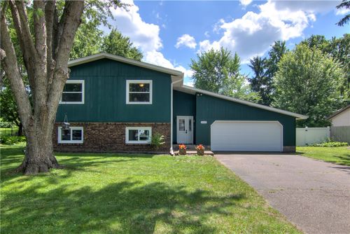 1533 Raedel Road, Eau Claire, WI, 54703 | Card Image