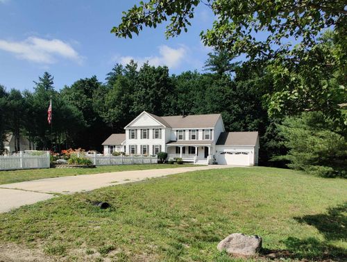 13 Snowdrop Ln, Litchfield, NH, 03052-8403 | Card Image