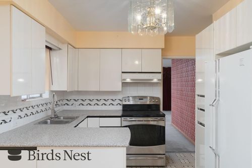 4881 Manor St, Vancouver, BC, V5R3Y1 | Card Image